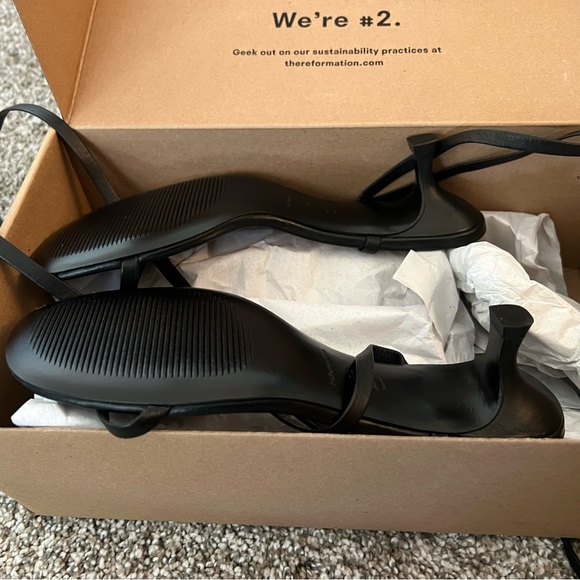 Reformation Carina Sandal, Black, 6.5 - Picture 6 of 10